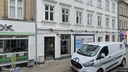 Boligudlejningsejendomme til salg i Aalborg Centrum - Foto fra Google Street View Boligudlejningsejendomme til salg i Aalborg Centrum - Foto fra Google Street View