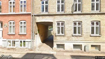 Boligudlejningsejendomme til salg i Aalborg Centrum - Foto fra Google Street View Boligudlejningsejendomme til salg i Aalborg Centrum - Foto fra Google Street View