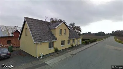 Boligudlejningsejendomme til salg i Daugård - Foto fra Google Street View Boligudlejningsejendomme til salg i Daugård - Foto fra Google Street View