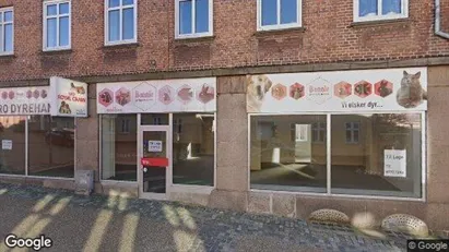 Boligudlejningsejendomme til salg i Hobro - Foto fra Google Street View Boligudlejningsejendomme til salg i Hobro - Foto fra Google Street View