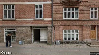 Boligudlejningsejendomme til salg i Aalborg Centrum - Foto fra Google Street View Boligudlejningsejendomme til salg i Aalborg Centrum - Foto fra Google Street View
