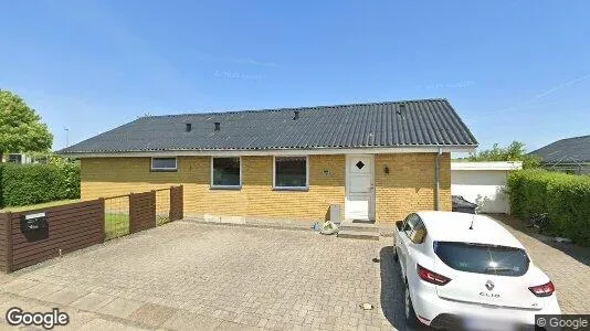 Boligudlejningsejendomme til salg i Rødkærsbro - Foto fra Google Street View