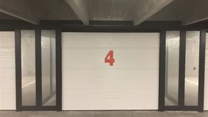 Tørt og opvarmet Box-rum udlejes med indendørs af- og pålæsnings muligheder samt brikssystem til aflåst port Tørt og opvarmet Box-rum udlejes med indendørs af- og pålæsnings muligheder samt brikssystem til aflåst port