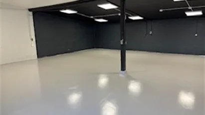 ROSKILDE, Københavnsvej, Istandsat. 183 m2 værksted, 955 m2 salgsplads