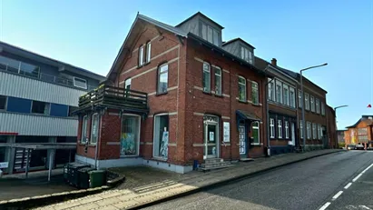 Synligt butik/kontorlejemål ved Slotssøen