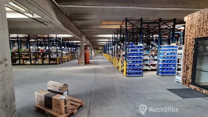 Stor regulær lagerhal med kontor til meget skarp pris