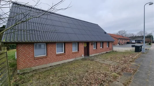 Boligudlejningsejendomme til salg i Kjellerup - billede 1
