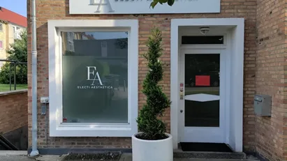 Rigtig pæne butikslokaler udlejes til klinik, kontor eller lignende