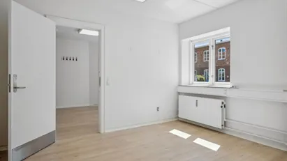 Kontor-/kliniklejemål i stueetagen – Tobaksgården, Horsens