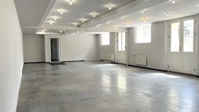 140 m² lyst lejemål med god central beliggenhed