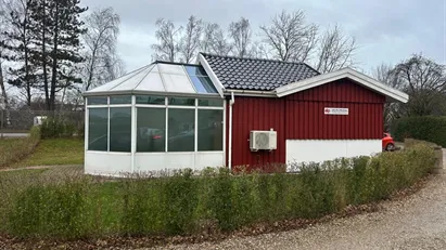 Lille hyggeligt hus med udestue