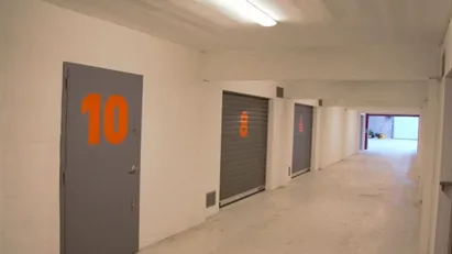 Tørt og opvarmet Box-rum udlejes med indendørs af- og pålæsnings muligheder