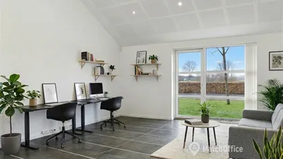 Meget indbydende kontor som er opdelt i to selvstændige kontorer - Gratis parkering samt adgang til ekslusivt mødelok...