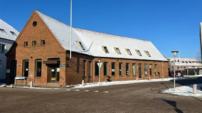 Ejendomsmægler, advokat, revisor, arkitekt, ingeniør, firma domicil, beliggende i Augustenborg by