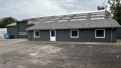 Erhvervslejemål / Lager med fine faciliteter udlejes Erhvervslejemål / Lager med fine faciliteter udlejes