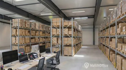 471 kvm. tørt. opvarmet og højloftet lager kombineret med 60 kvm. indbydende kontor