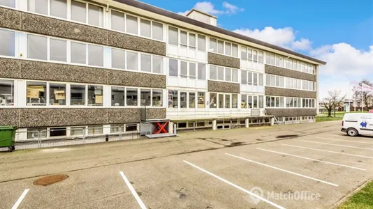 Værkstedslokaler til leje i Brøndby - billede 2